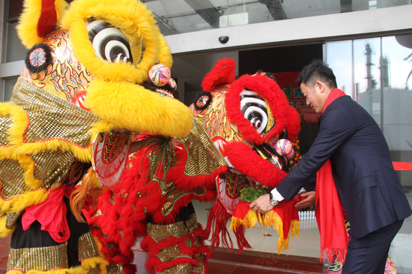 千秋偉業(yè)添錦繡 萬(wàn)里鵬程展宏圖 —— 常青樹(shù)舞獅獻(xiàn)瑞賀新春，歡天喜地迎開(kāi)工！