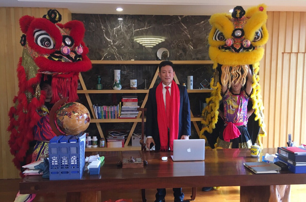 千秋偉業(yè)添錦繡 萬(wàn)里鵬程展宏圖 —— 常青樹(shù)舞獅獻(xiàn)瑞賀新春，歡天喜地迎開(kāi)工！
